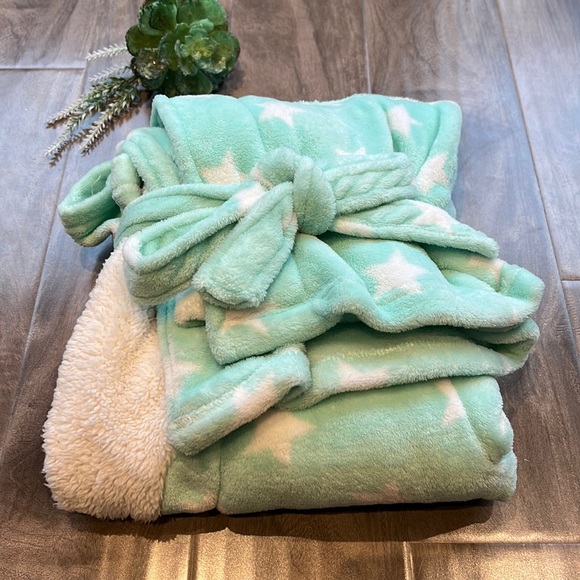 ARDENE plush robe - seafoam green/white stars - Picture 3 of 5